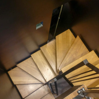 лестницы из массива, лестницы калининград